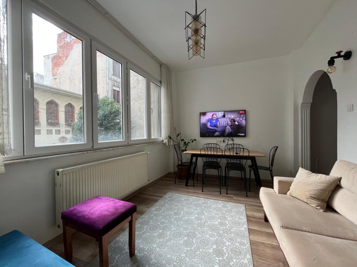 Centrally Located, 2+1 House In Taksim, Cihangir Appartement *