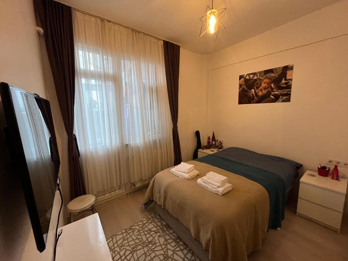 Appartement Centrally Located, 2+1 House In Taksim, Cihangir Istanboel