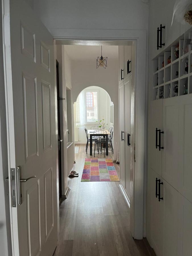 Appartement Centrally Located, 2+1 House In Taksim, Cihangir