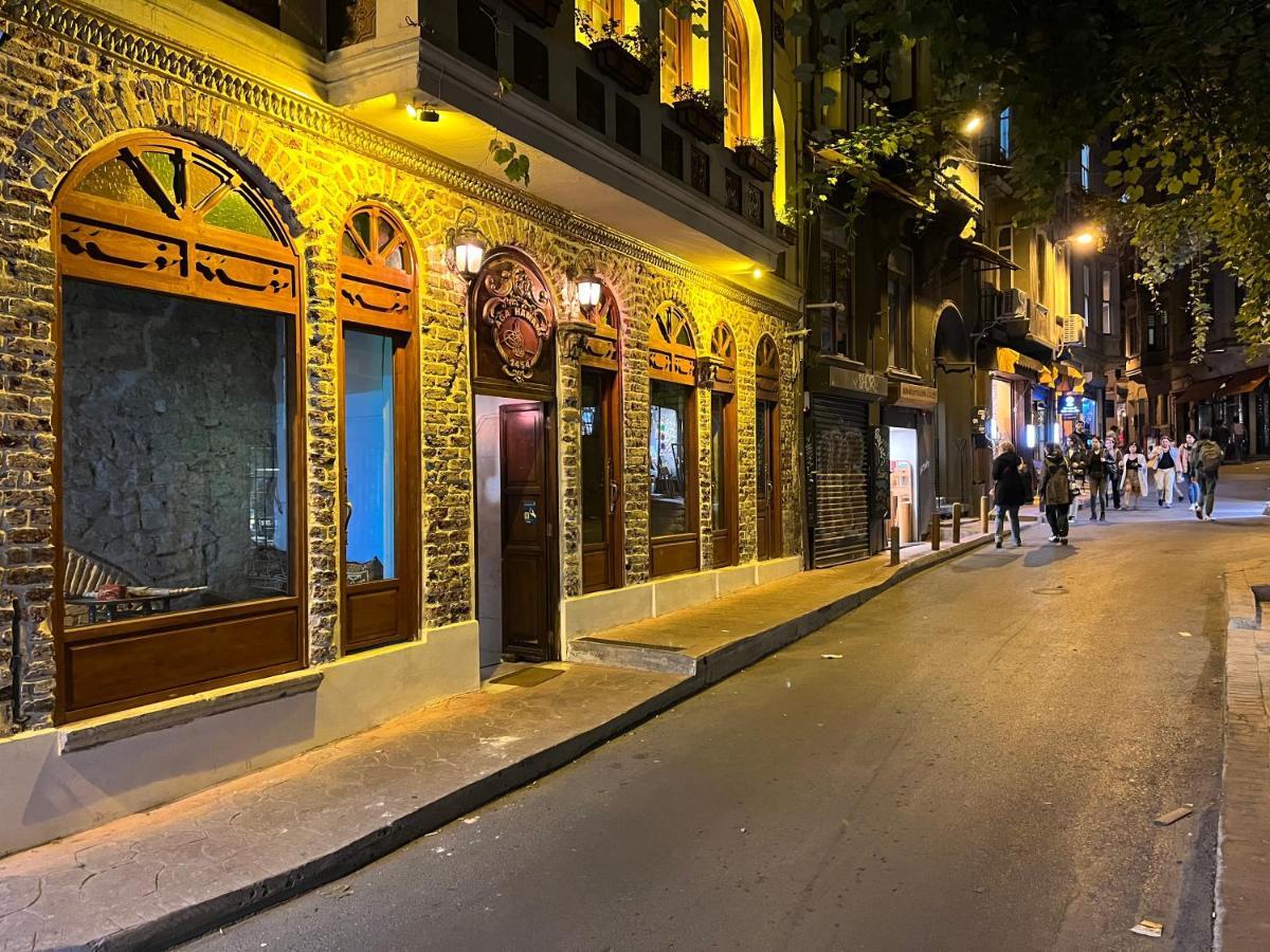 Centrally Located, 2+1 House In Taksim, Cihangir Appartement *