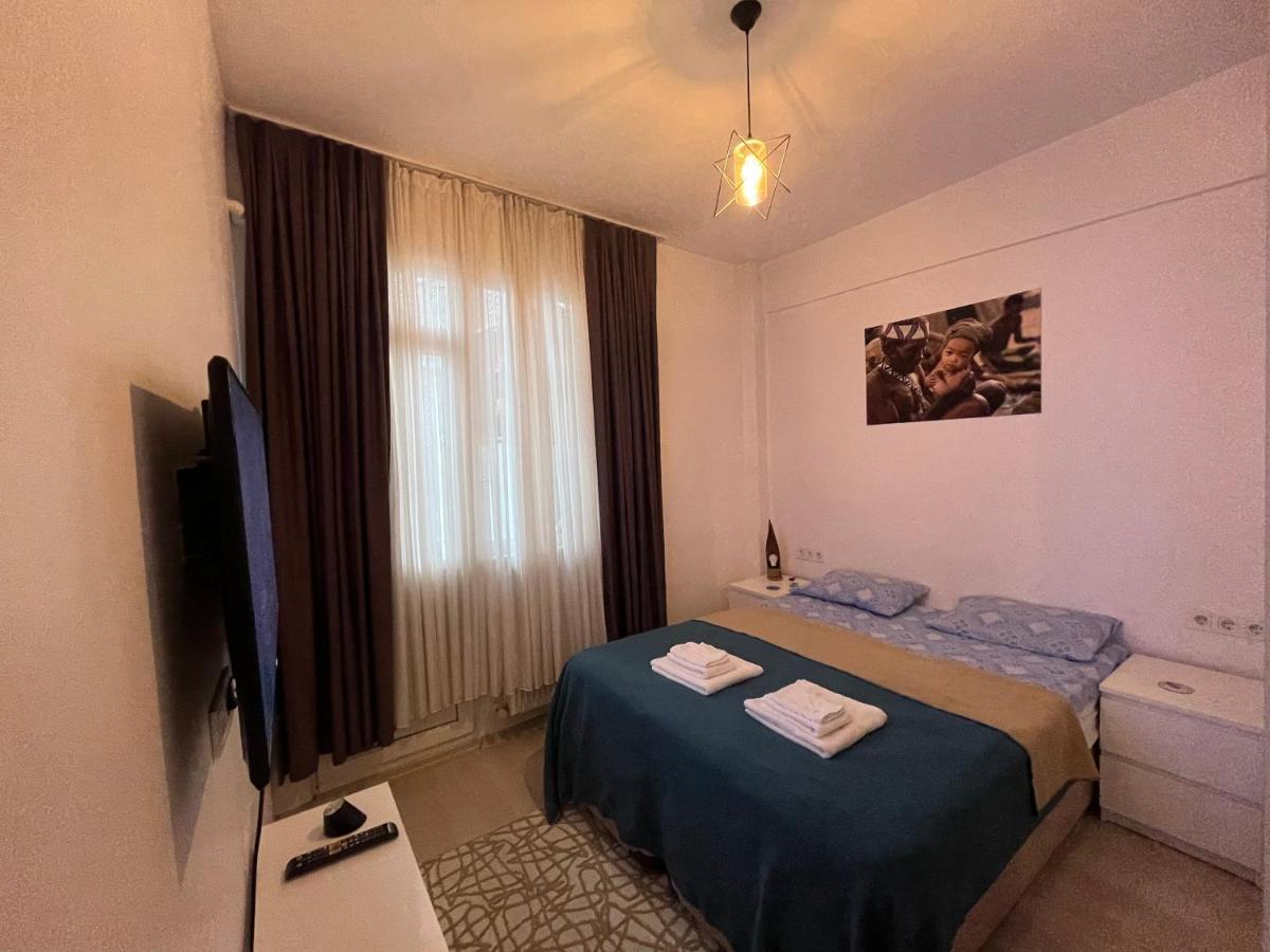 Centrally Located, 2+1 House In Taksim, Cihangir Istanboel