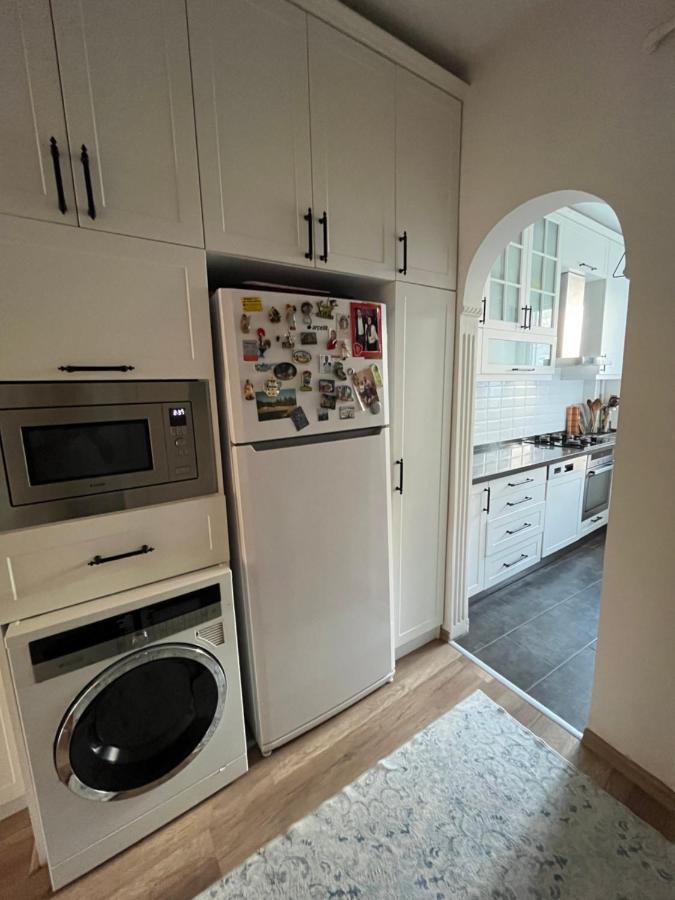 Centrally Located, 2+1 House In Taksim, Cihangir Appartement