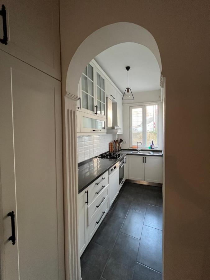 Centrally Located, 2+1 House In Taksim, Cihangir Appartement *