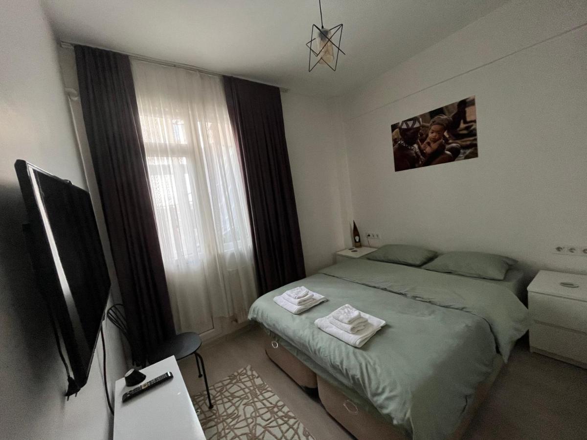 Centrally Located, 2+1 House In Taksim, Cihangir Appartement