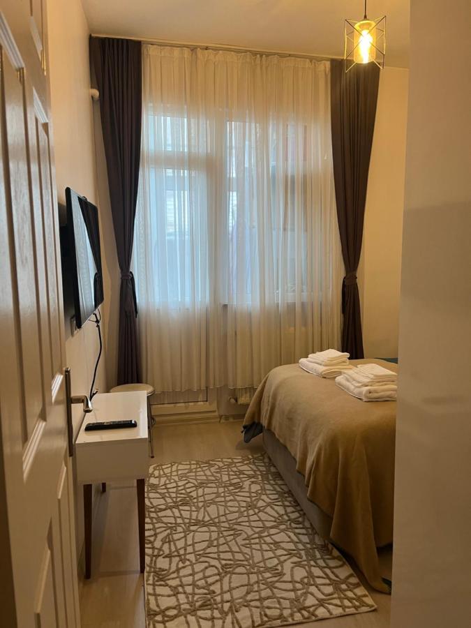 Centrally Located, 2+1 House In Taksim, Cihangir İstanbul